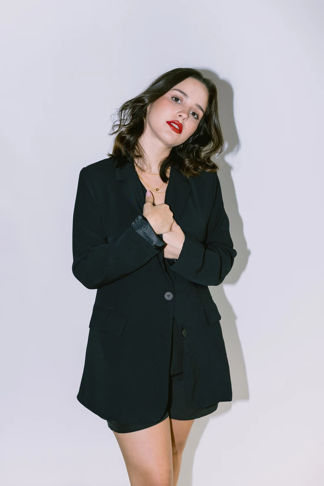 Look femenino negro de una sesión ADAMS